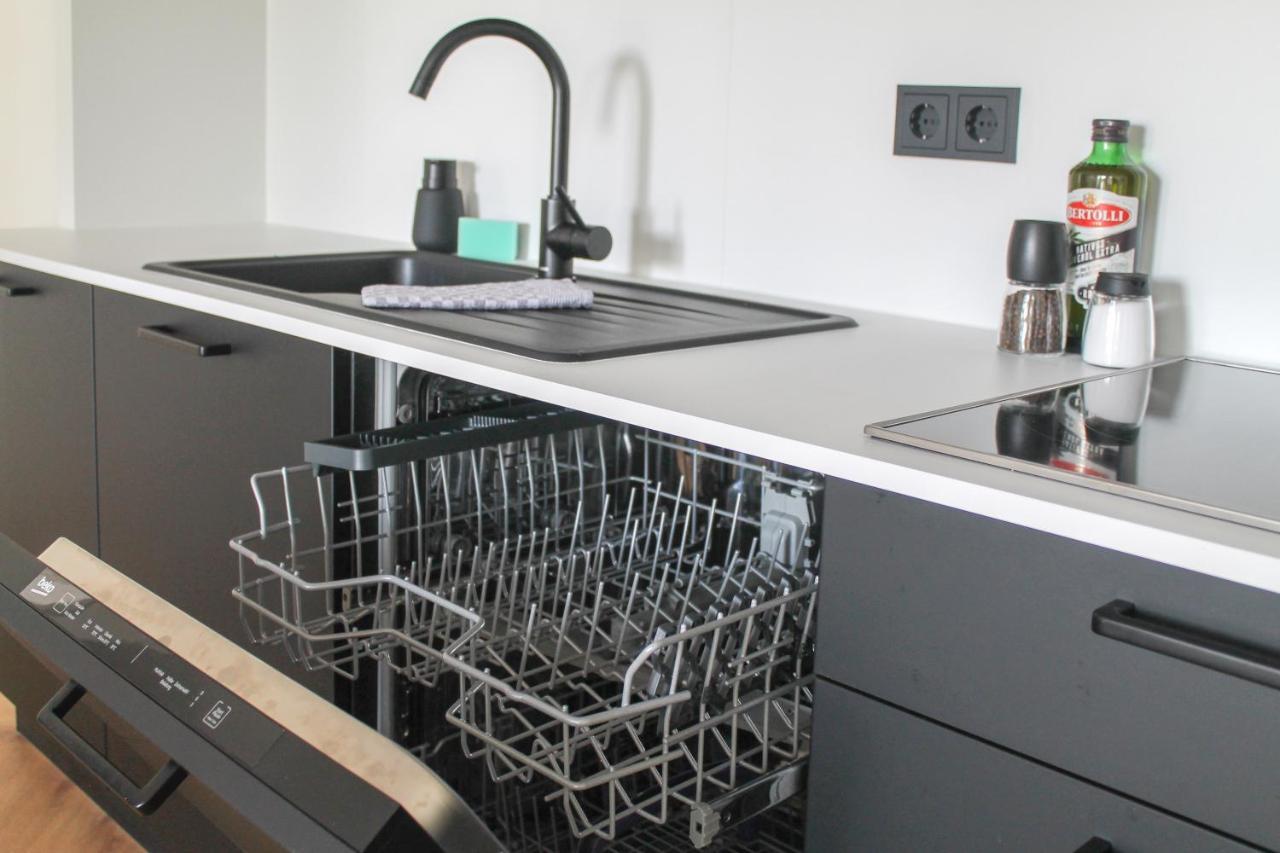 Modern Apartment - Fuer Freunde & Familien, Stadtnah, Parkplatz, E-Ladestation, Gitterbox Fuer Fahrraeder, Fitnessstudio, Digitale Gaestemappe Mit Restaurant- Und Unternehmenstipps Кобленц Екстер'єр фото